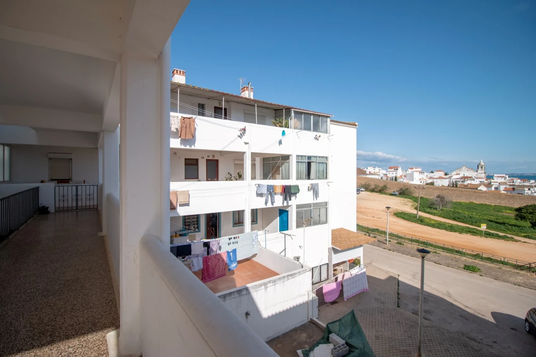 Apartamento T1 para Venda em Lagos (São Sebastião e Santa Maria) Foto 1