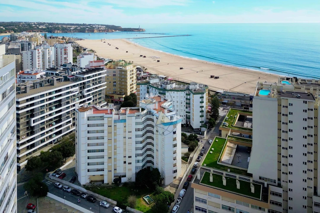 Apartamento T2 para Venda em Portimão Foto 2