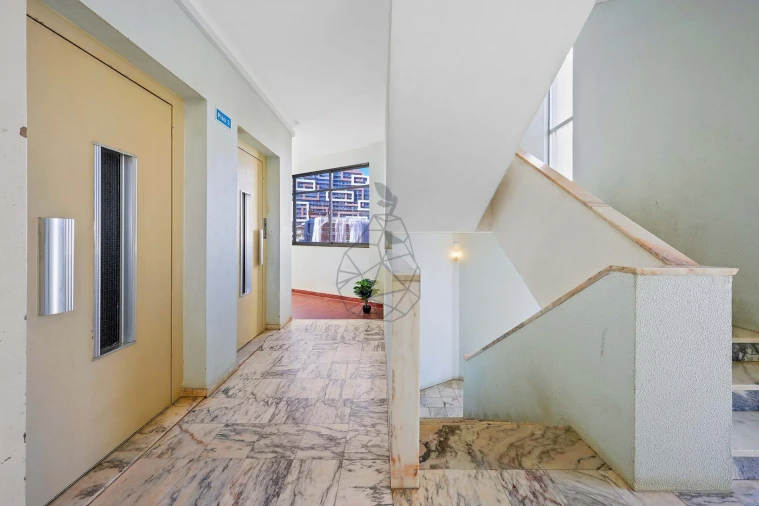 Apartamento T2 para Venda em Portimão Foto 32