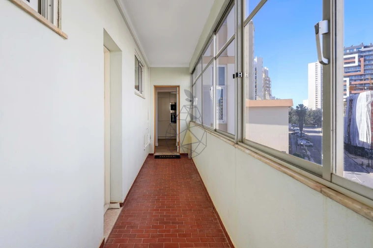 Apartamento T2 para Venda em Portimão Foto 31