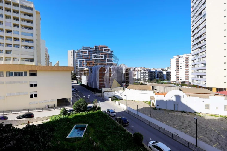 Apartamento T2 para Venda em Portimão Foto 13