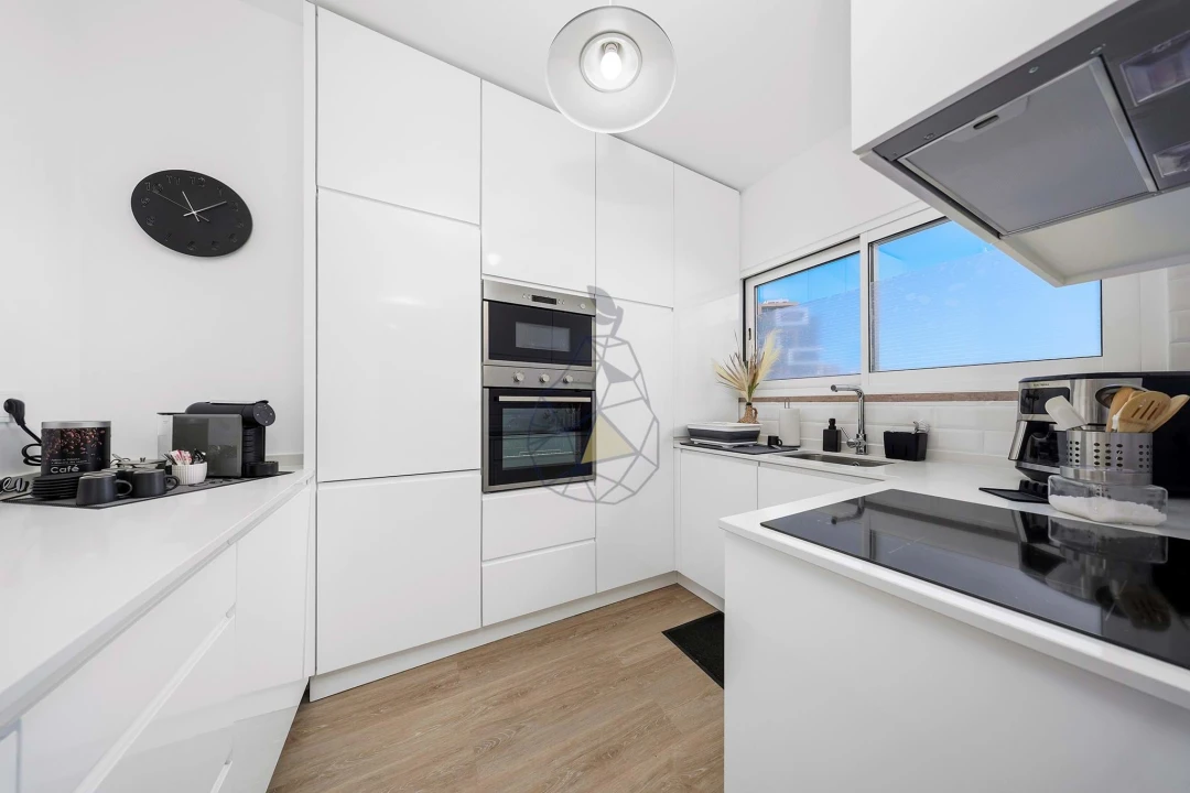 Apartamento T2 para Venda em Portimão Foto 3