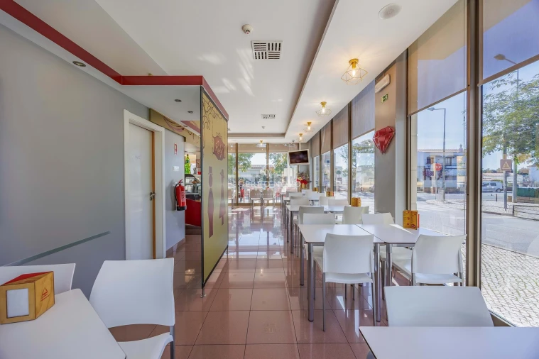 Negócio para Venda em Ferreiras Foto 16