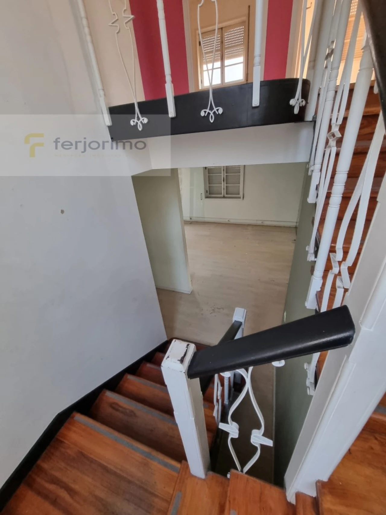 Prédio para Arrendamento em Oliveira, São Paio e São Sebastião Foto 8