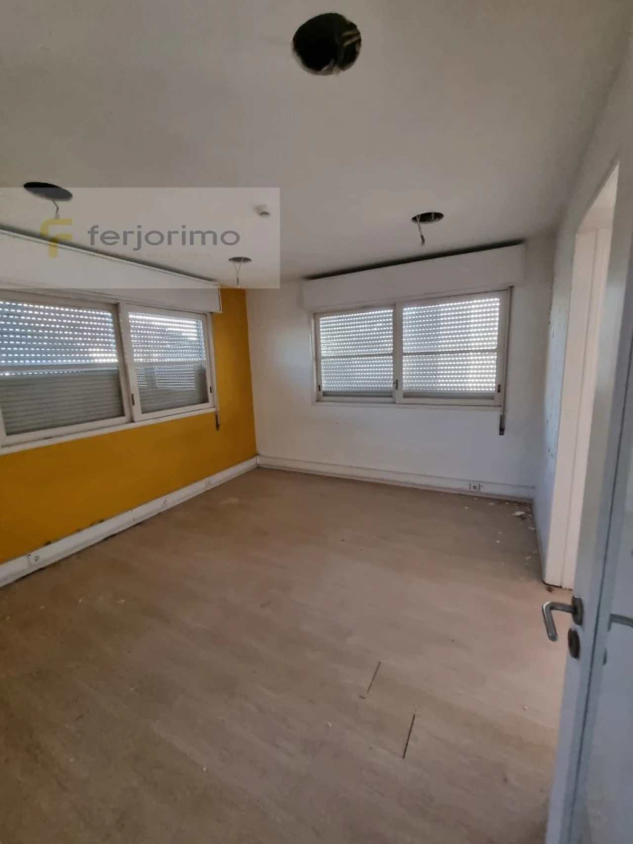 Prédio para Arrendamento em Oliveira, São Paio e São Sebastião Foto 13