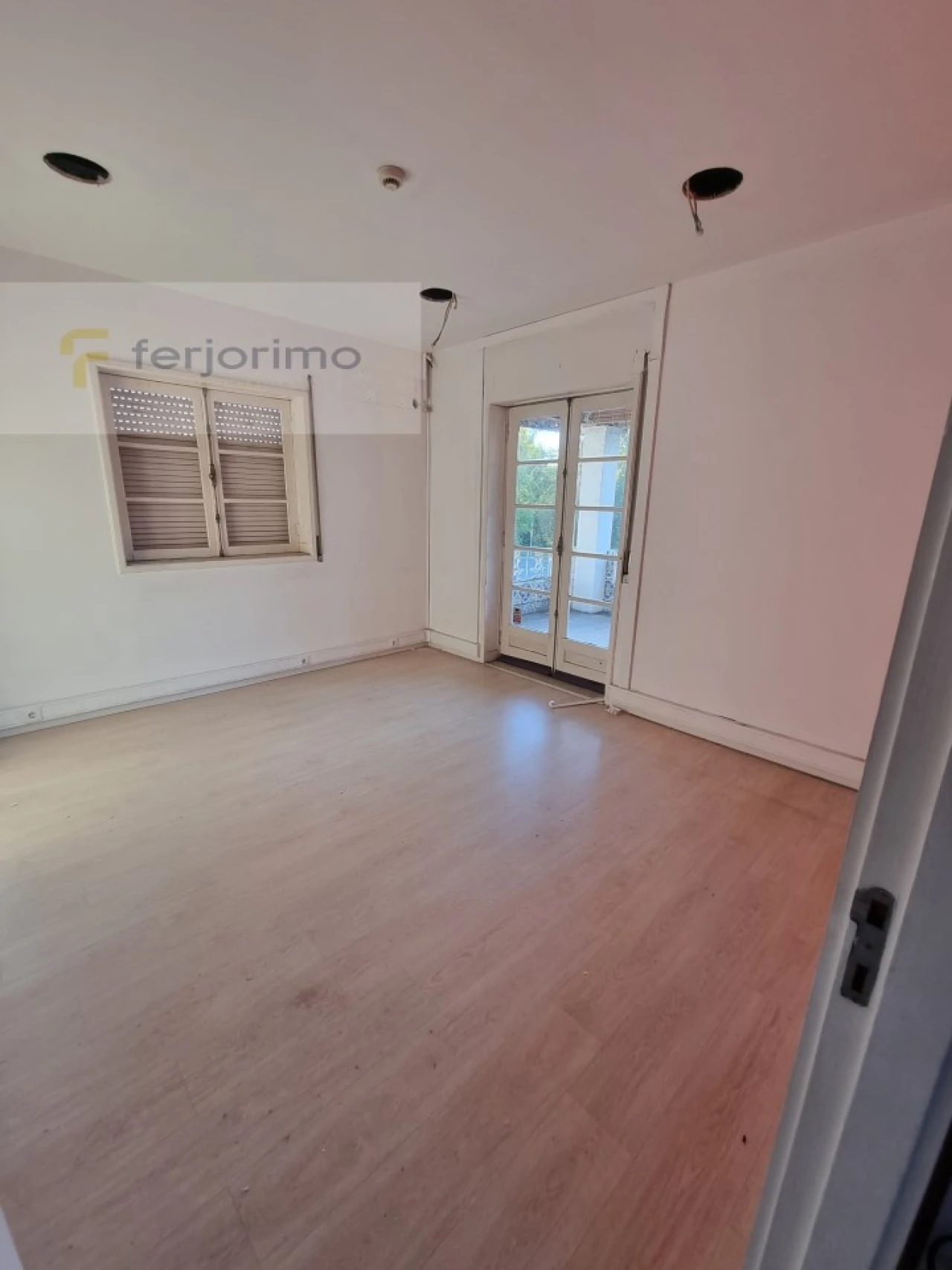 Prédio para Arrendamento em Oliveira, São Paio e São Sebastião Foto 20