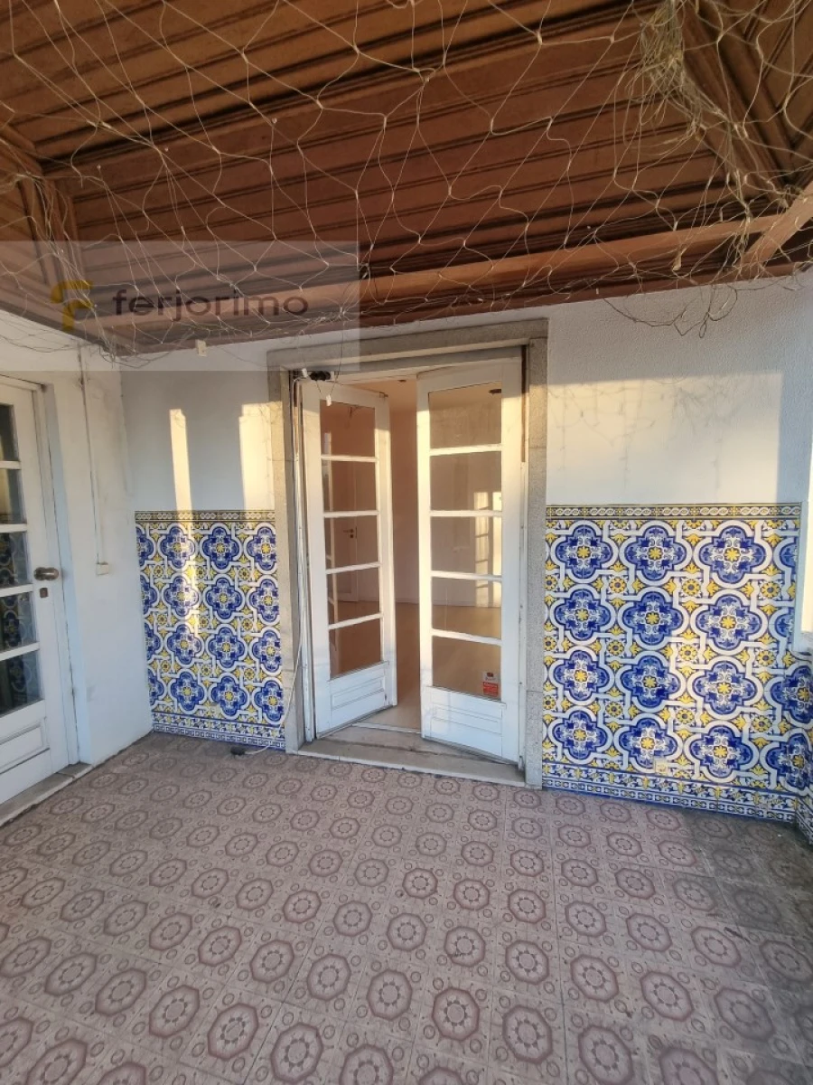 Prédio para Arrendamento em Oliveira, São Paio e São Sebastião Foto 17