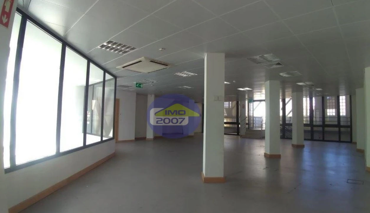 Prédio para Venda em Nossa Senhora da Conceição, São Pedro e São Dinis Foto 3