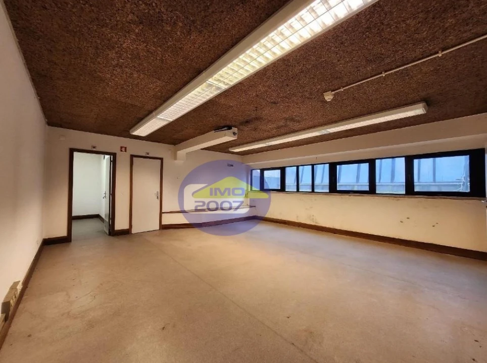 Prédio para Venda em Nossa Senhora da Conceição, São Pedro e São Dinis Foto 10