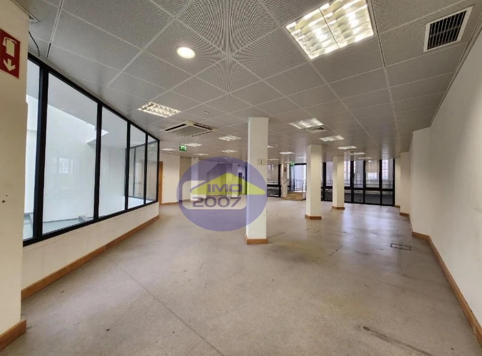 Prédio para Venda em Nossa Senhora da Conceição, São Pedro e São Dinis Foto 33