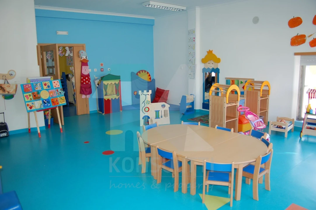 Negócio para Arrendamento em Santo Antonio da Charneca Foto 1