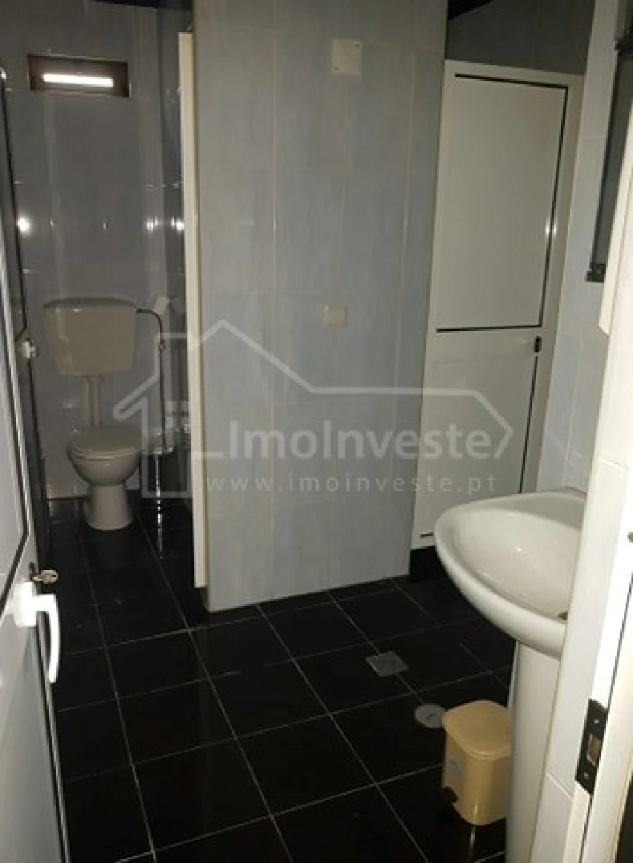 Negócio para Venda em Escalos de Cima e Lousa Foto 98