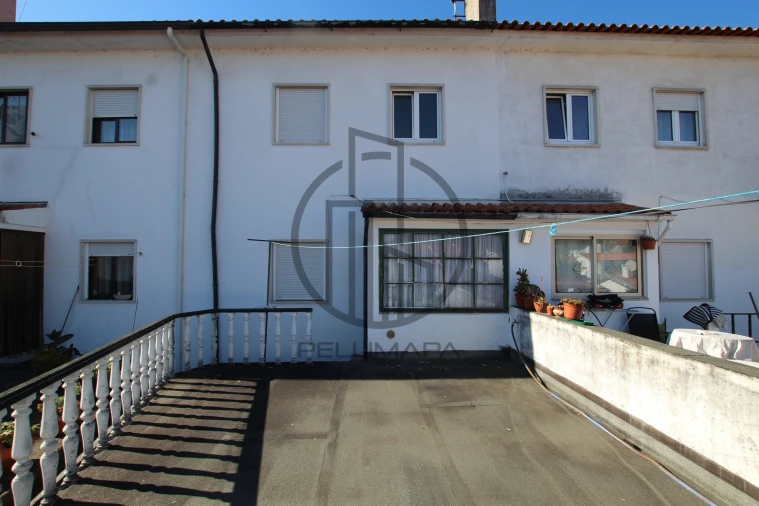 Moradia T3 para Arrendamento em Oliveira (São Mateus) Foto 5