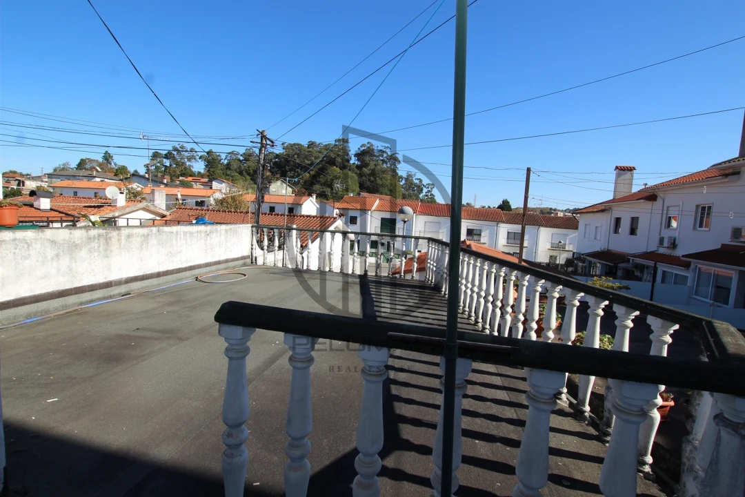 Moradia T3 para Arrendamento em Oliveira (São Mateus) Foto 3