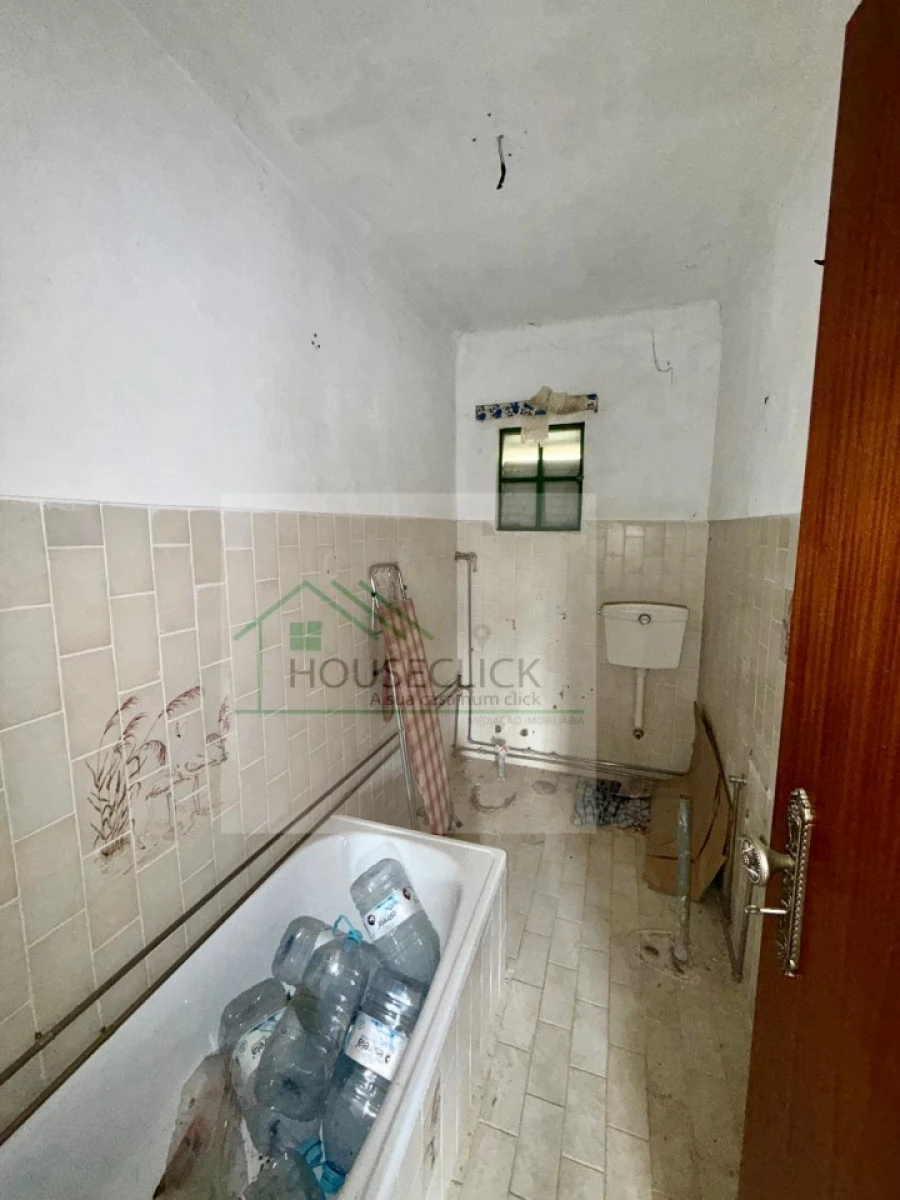 Moradia T4 para Venda em Caria Foto 10