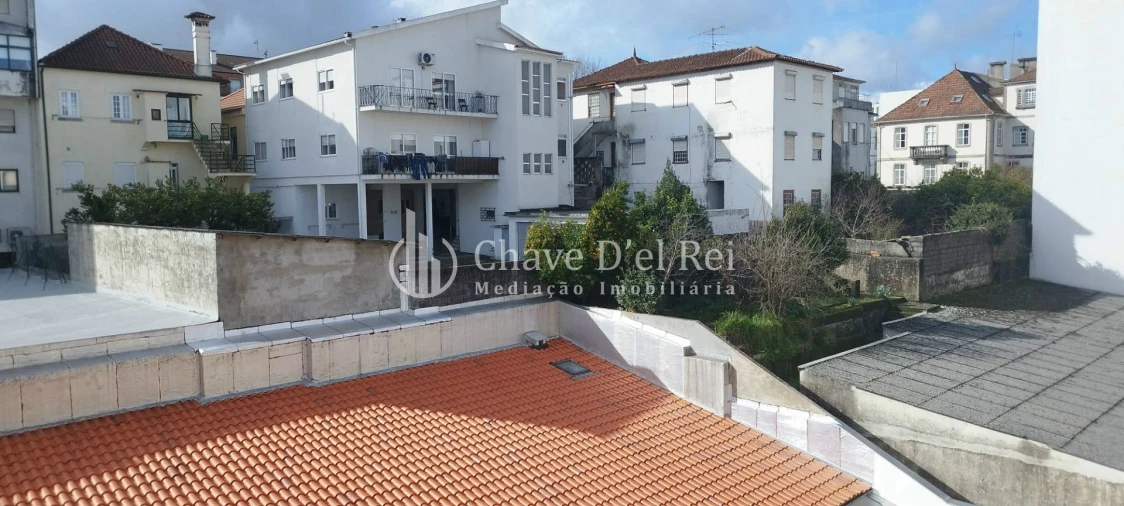 Apartamento T6 para Venda em Viseu Foto 12