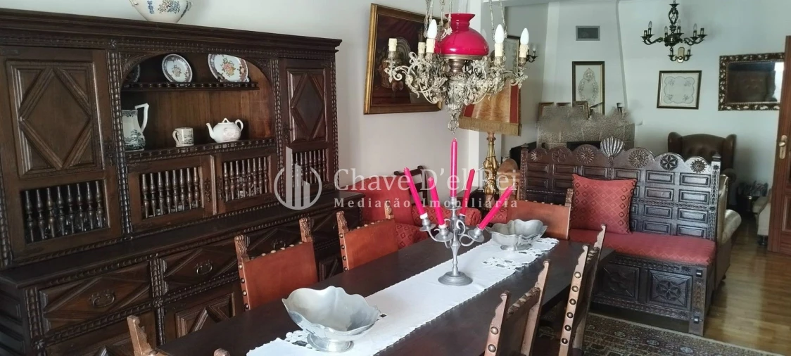 Apartamento T6 para Venda em Viseu Foto 8
