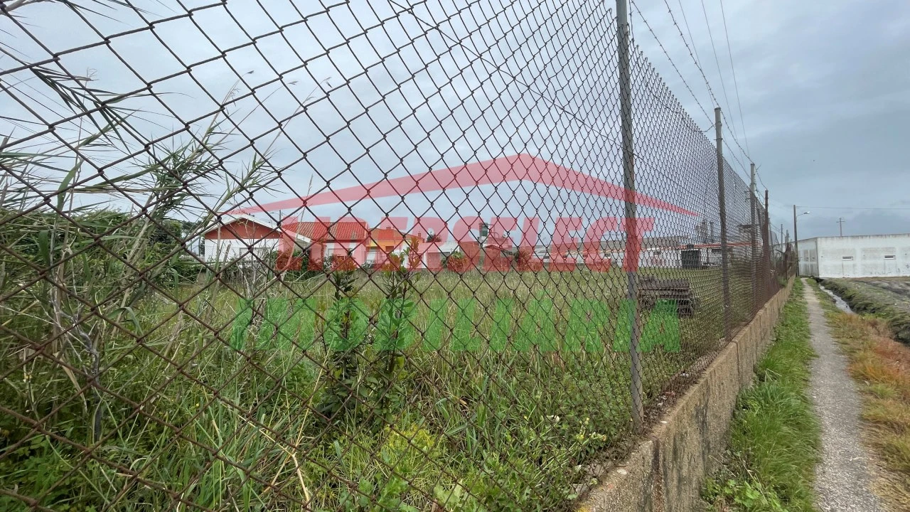 Terreno para Arrendamento em Silveira Foto 1