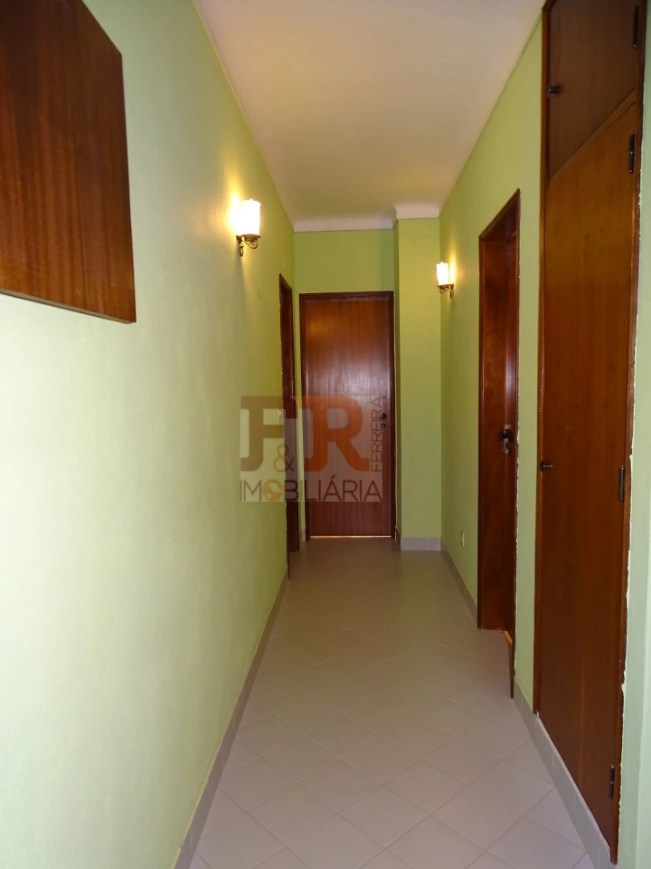 Quarto para Arrendamento em Fernao Ferro Foto 2