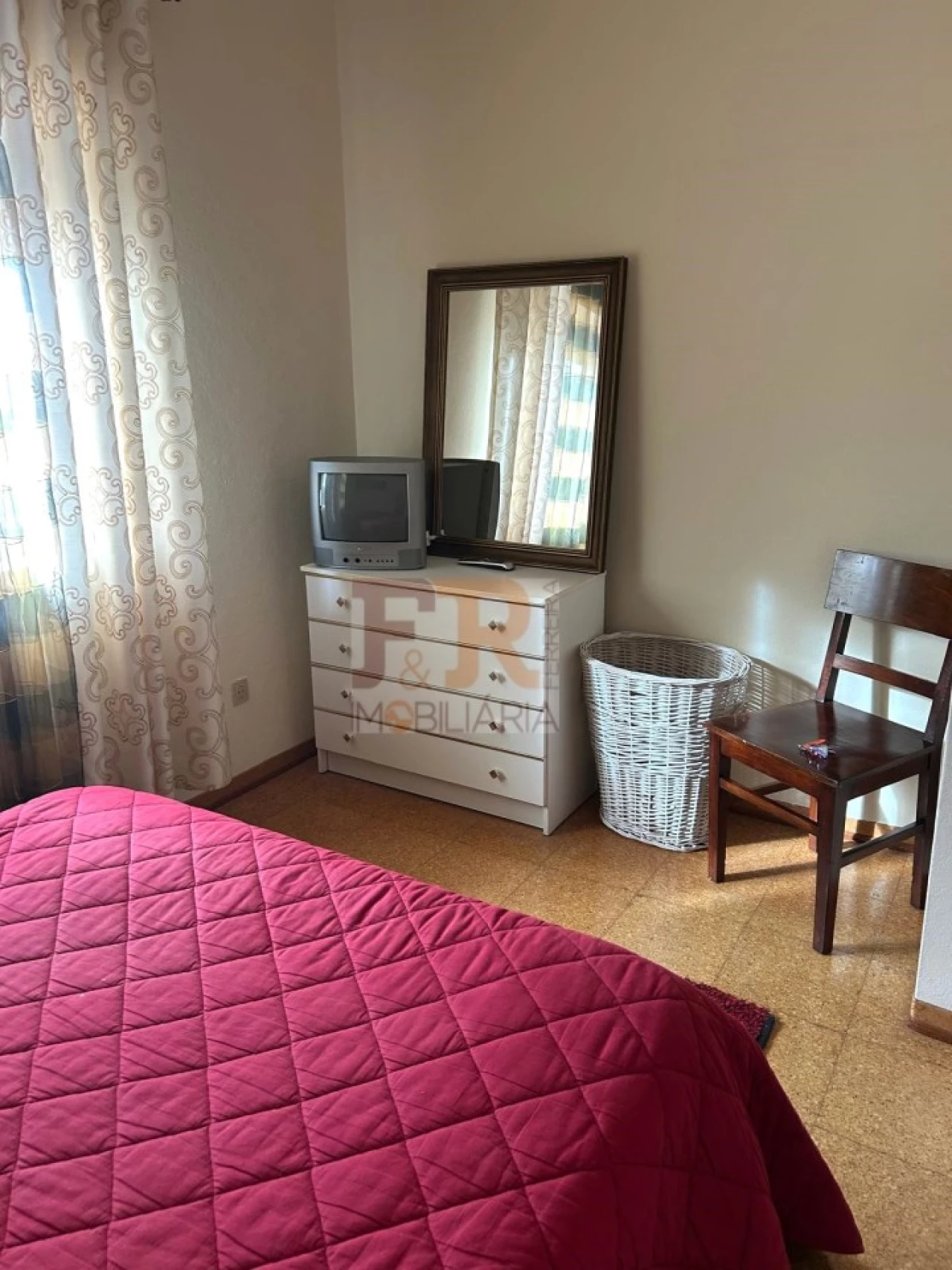 Quarto para Arrendamento em Fernao Ferro Foto 8