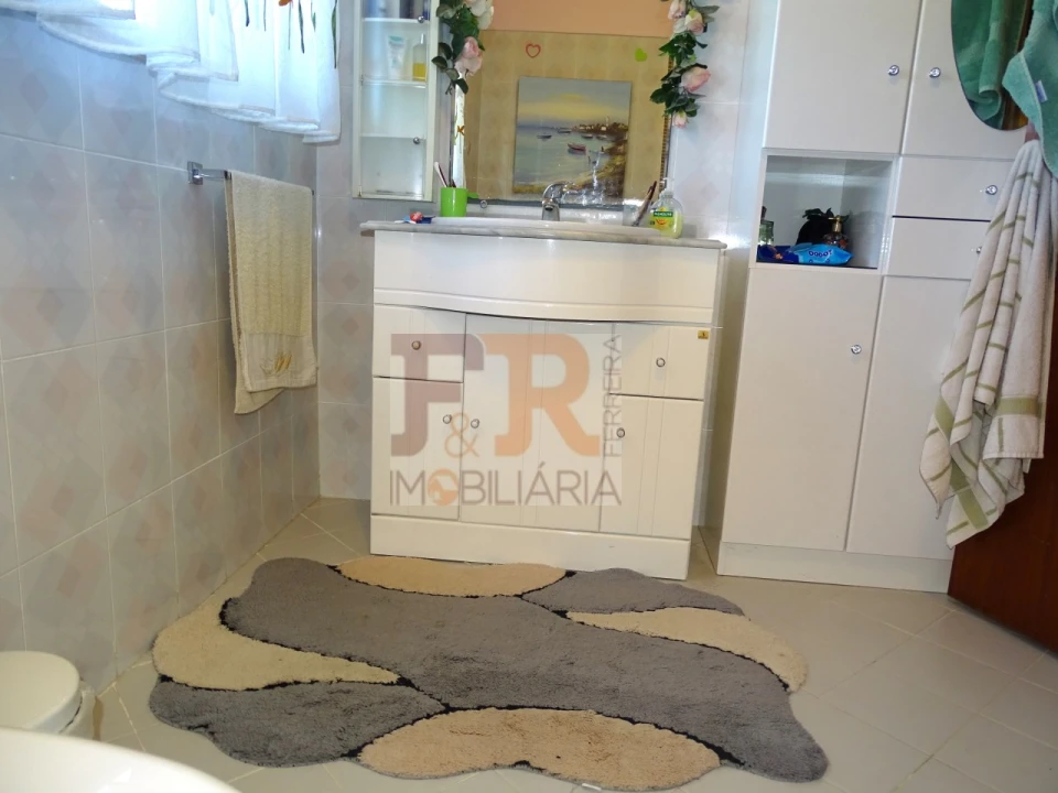 Quarto para Arrendamento em Fernao Ferro Foto 11