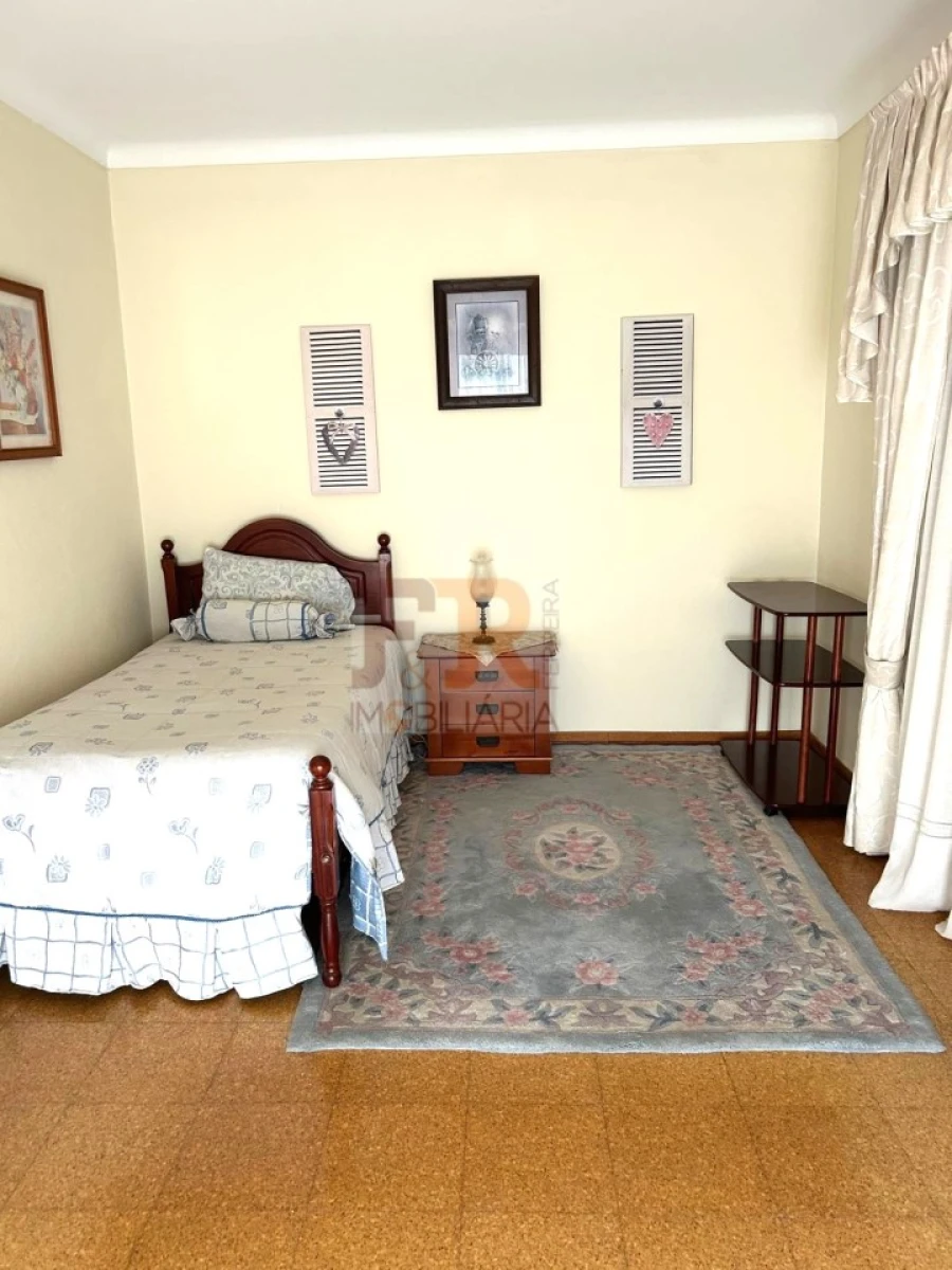 Quarto para Arrendamento em Fernao Ferro Foto 14