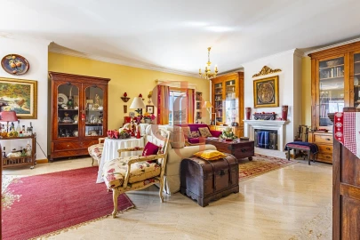 Apartamento T4 para Venda em Marvila, Ribeira Santarém, São Salvador, São Nicolau