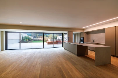 Apartamento T4 para Venda em Aldoar, Foz do Douro e Nevogilde
