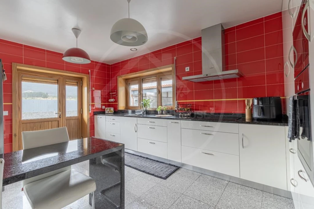 Moradia T4 para Venda em Bornes de Aguiar Foto 18