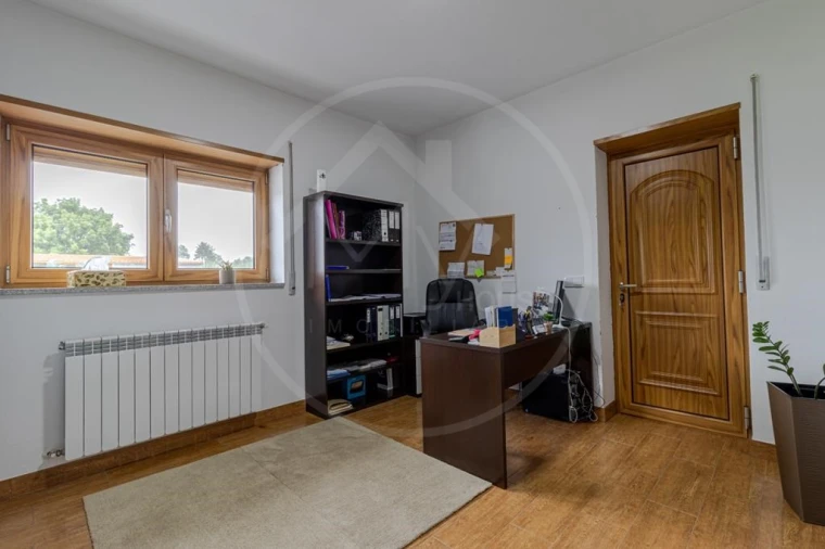 Moradia T4 para Venda em Bornes de Aguiar Foto 30