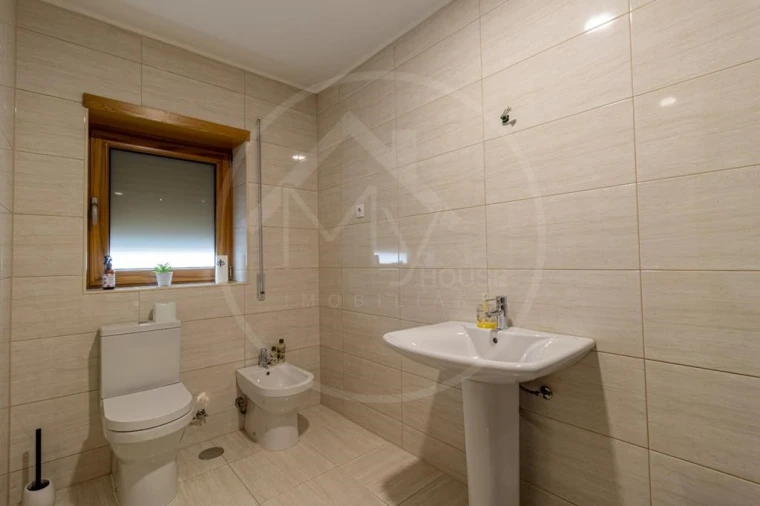 Moradia T4 para Venda em Bornes de Aguiar Foto 34