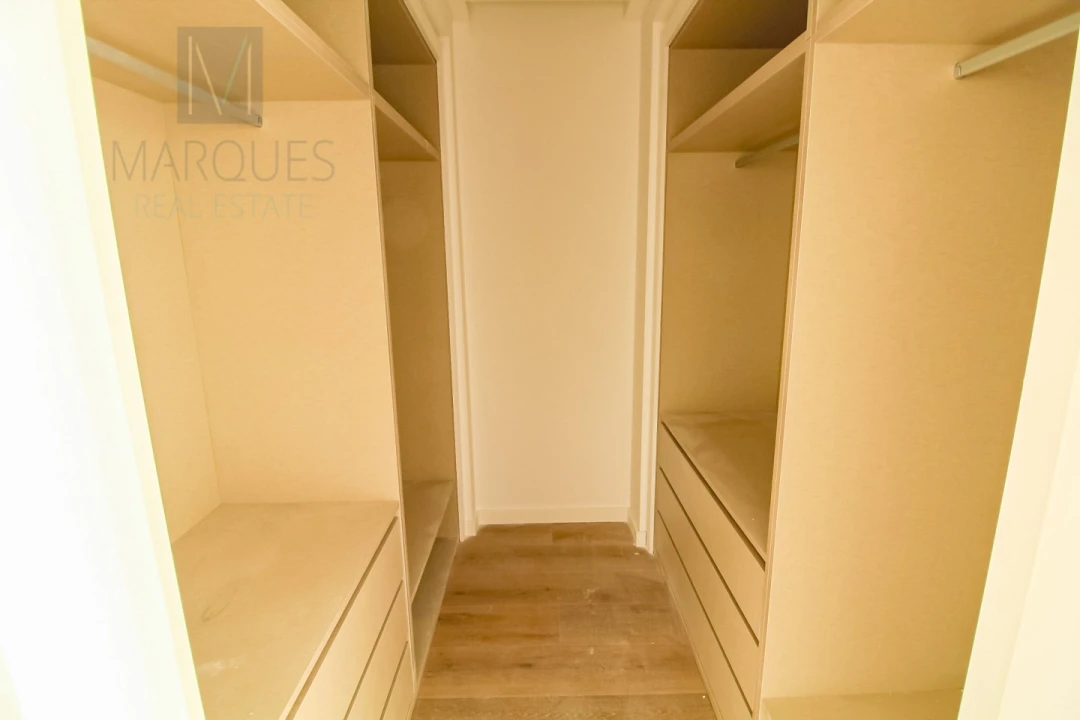 Moradia T4 para Venda em Corroios Foto 23