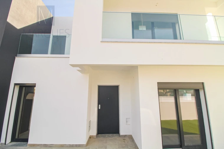 Moradia T4 para Venda em Corroios Foto 6