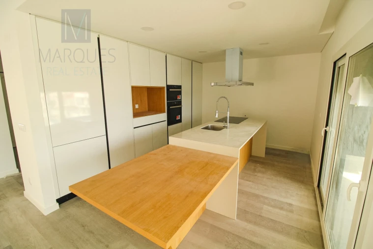 Moradia T4 para Venda em Corroios Foto 18