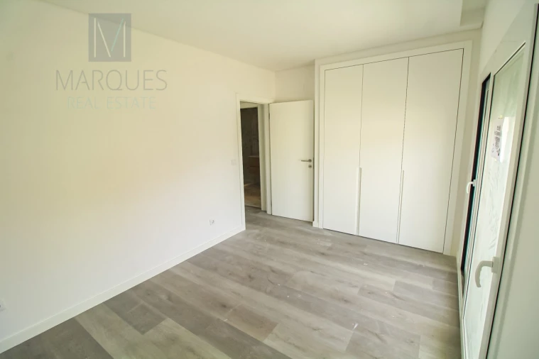 Moradia T4 para Venda em Corroios Foto 28