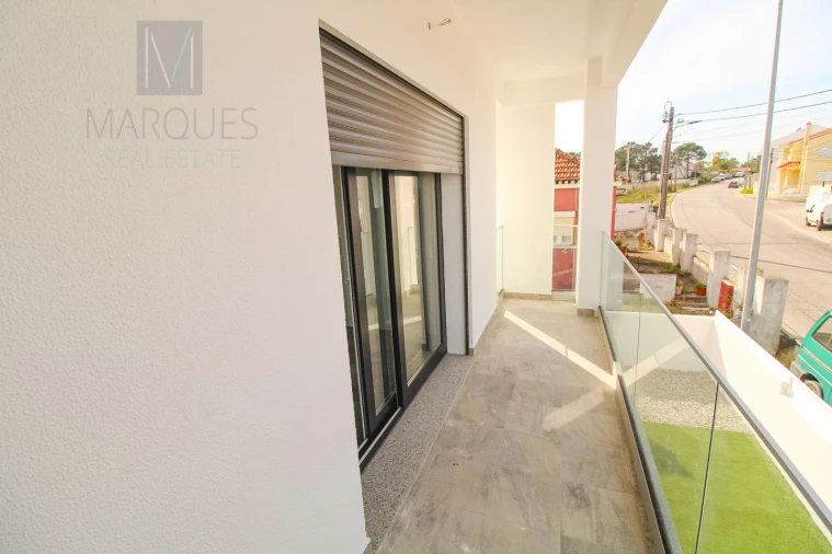 Moradia T4 para Venda em Corroios Foto 30