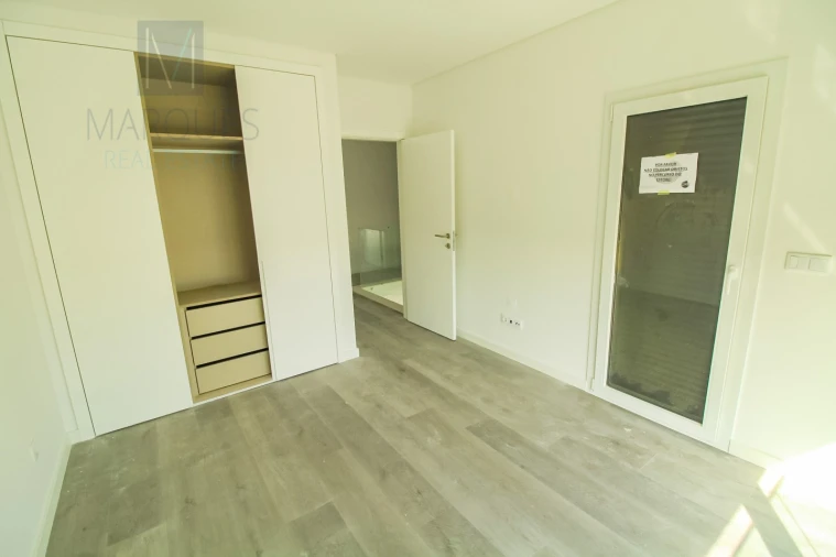 Moradia T4 para Venda em Corroios Foto 31