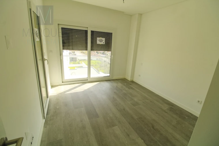 Moradia T4 para Venda em Corroios Foto 32