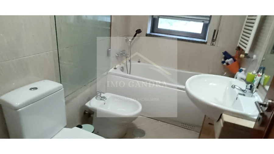 Apartamento T3 para Venda em Valongo Foto 33