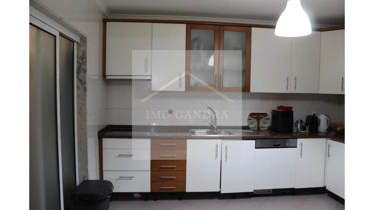 Apartamento T3 para Venda em Valongo Foto 8