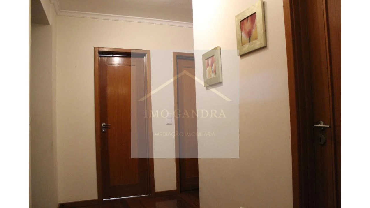 Apartamento T3 para Venda em Valongo Foto 19