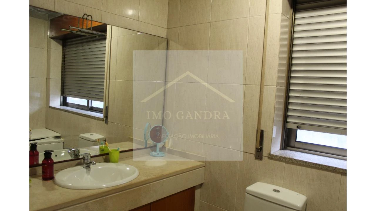 Apartamento T3 para Venda em Valongo Foto 23