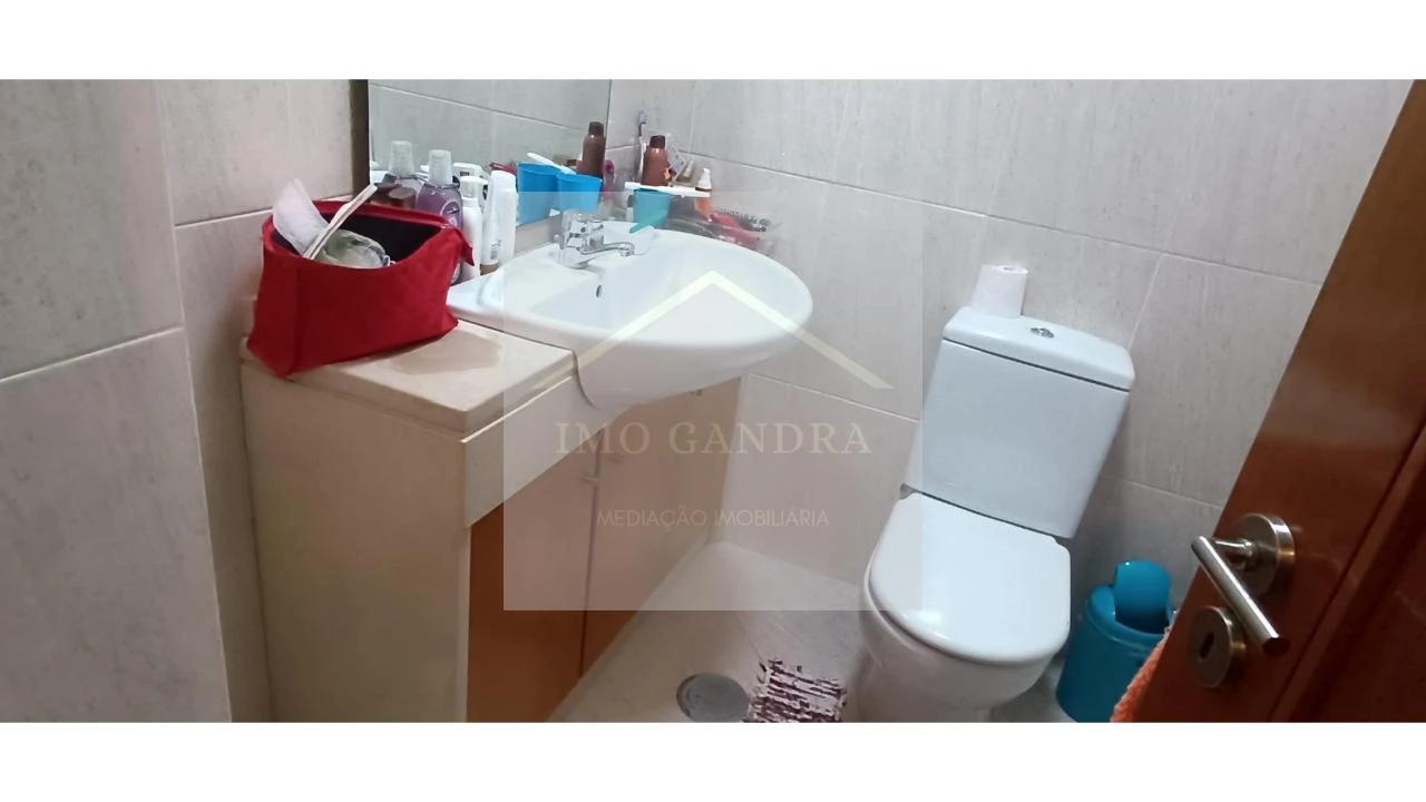 Apartamento T3 para Venda em Valongo Foto 30