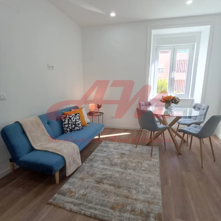 Apartamento T3 para Venda em Carnide Foto 2