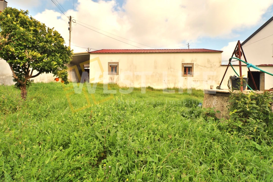 Moradia T3 para Venda em Campelos e Outeiro da Cabeça Foto 2