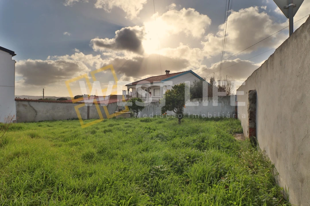 Moradia T3 para Venda em Campelos e Outeiro da Cabeça Foto 3