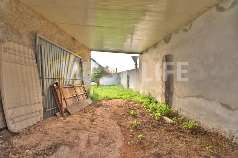 Moradia T3 para Venda em Campelos e Outeiro da Cabeça Foto 12