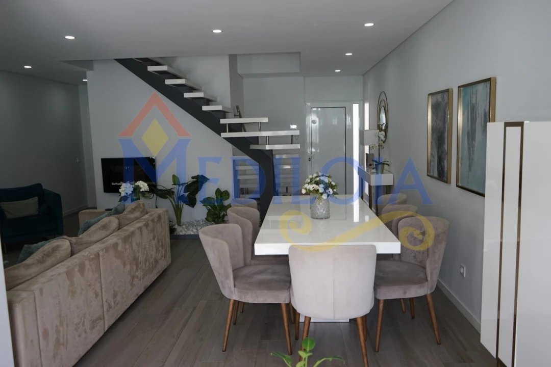 Moradia T2 para Venda em Vila Real de Santo Antonio Foto 4