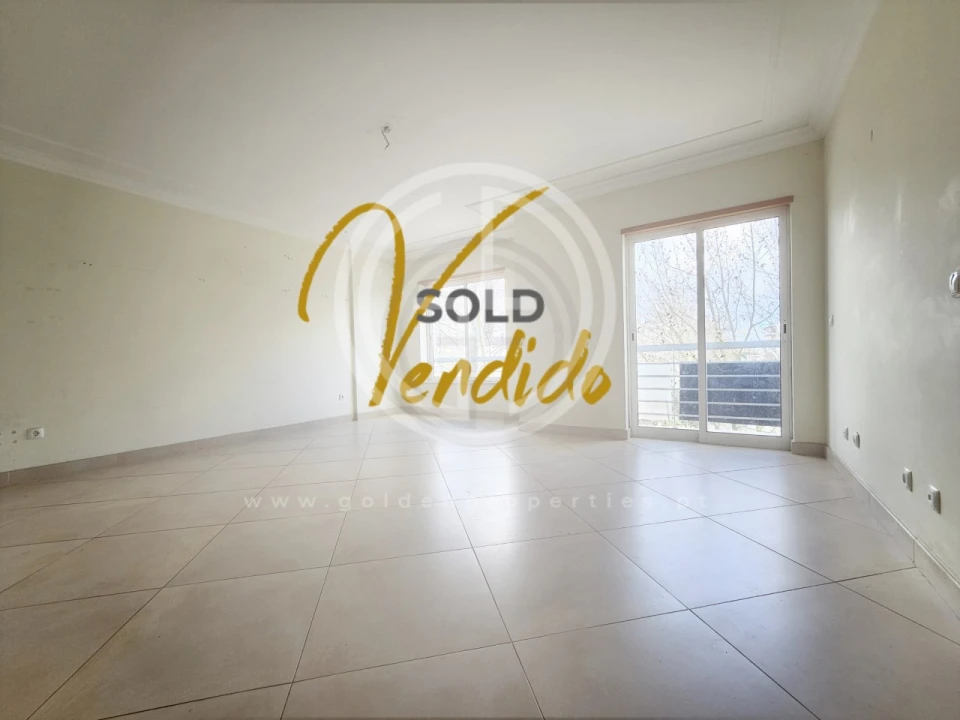 Apartamento T2 para Venda em Loule (São Clemente) Foto 1