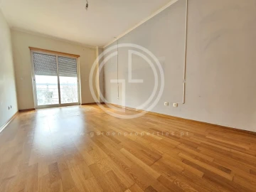 Apartamento T2 para Venda em Loule (São Clemente)